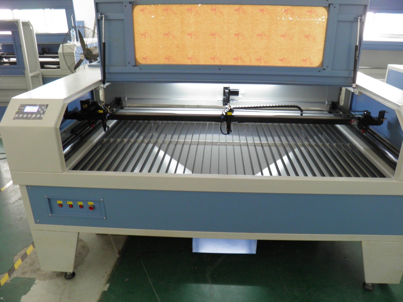 數(shù)控激光切割機(jī) 數(shù)控激光切割機(jī)