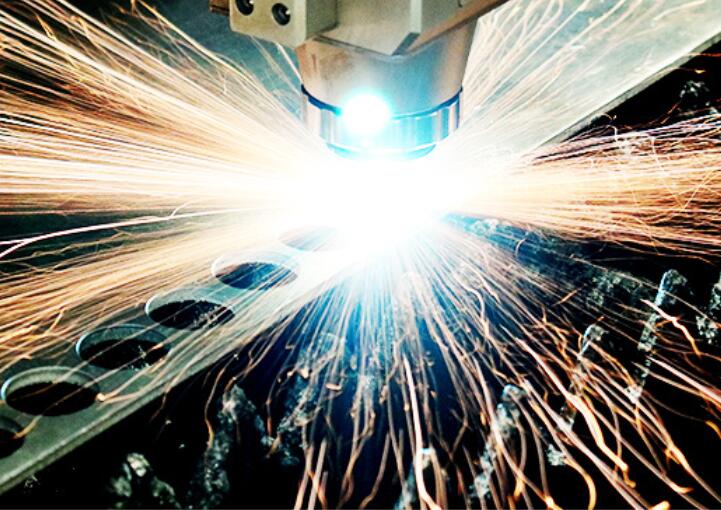 激光切割機售價問題：應(yīng)該選擇便宜的還是貴的？