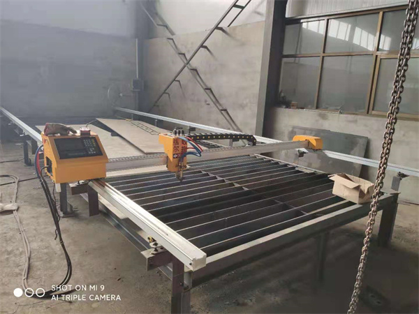 信爾小型數(shù)控等離子龍門(mén)切割機(jī)4